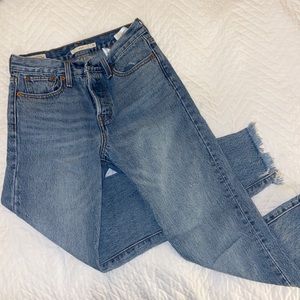 Levi’s Wedgie Fit High Rise Blue Jeans Frayed Hem